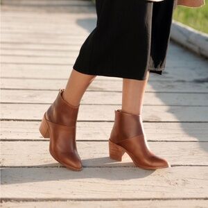 Nisolo Dari Boots, size 5, Brandy Cognac Color